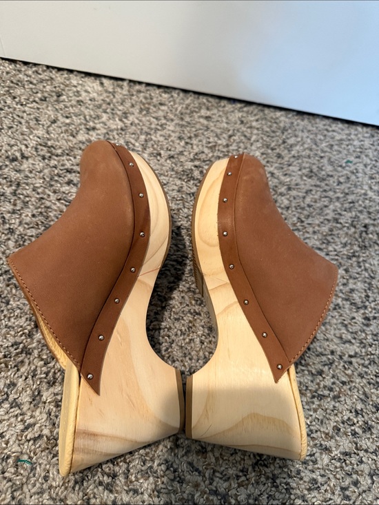 Cordani Shoes - Cordani Milagro clogs in light brown size 8.5 NWOT